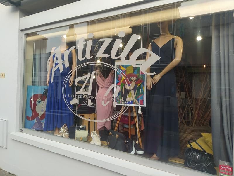 © Artizila Boutique Modeschmuck und gebrauchte Kleidung - Artizila Boutique