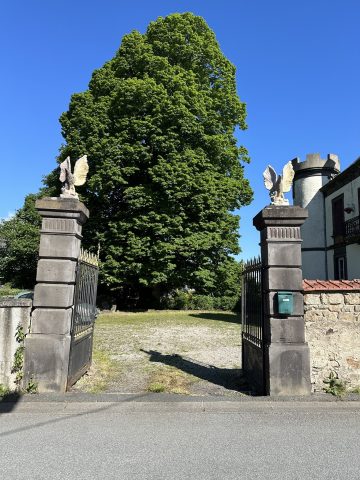 © Gästezimmer Le Château Giat - Rocha Evelise