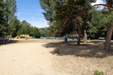 © Baden - Plan d'Eau de Saint-Eloy-les-Mines - Combrailles Auvergne Tourisme