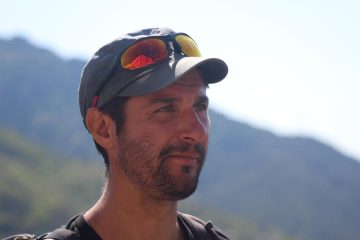 © Sauvestre Didier Begleiter im Gebirge - didier sauvestre