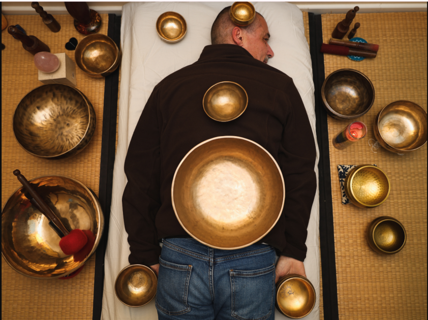 © Sonotherapie Klangschalen_Saint-Priest-des-Champs - Huguette Dalle